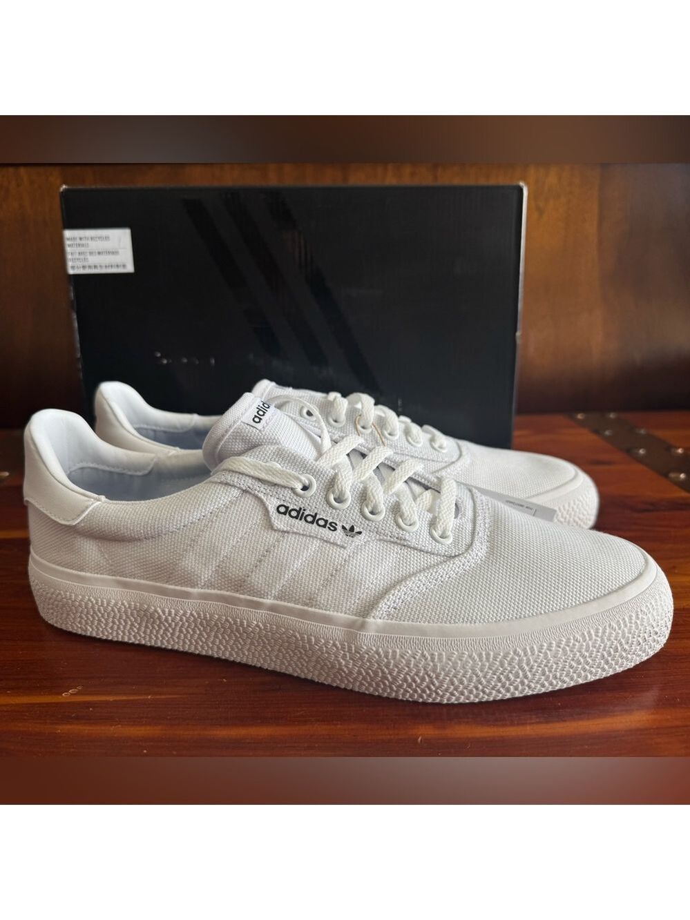 Adidas 3MC White Sneakers Men’s 7.5 Women’s 8.5 B22705 New
